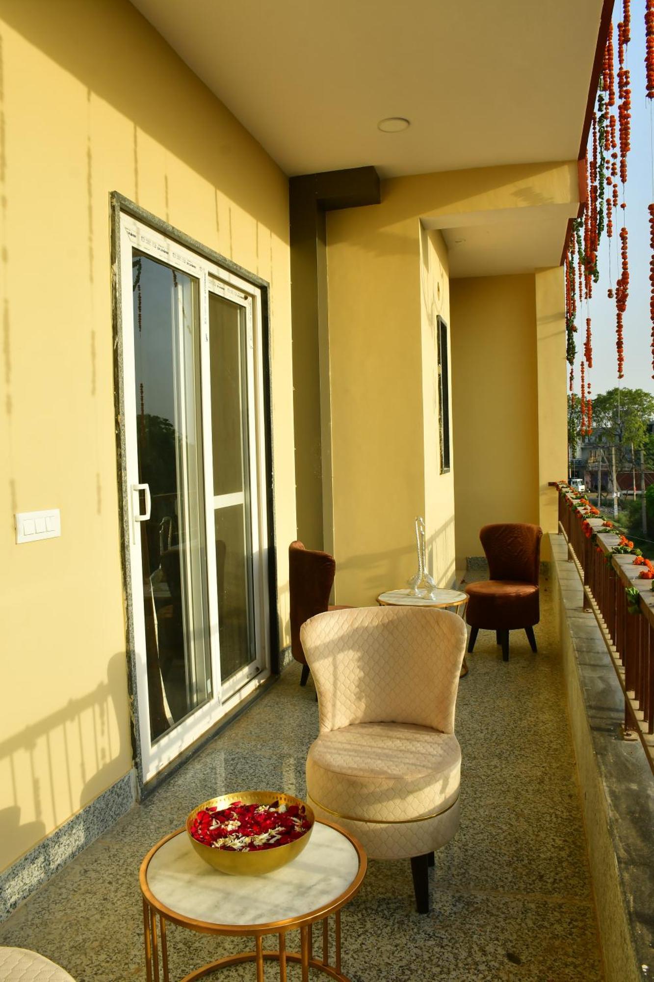 Hotel Sadabahar Regency Bahora Exteriér fotografie